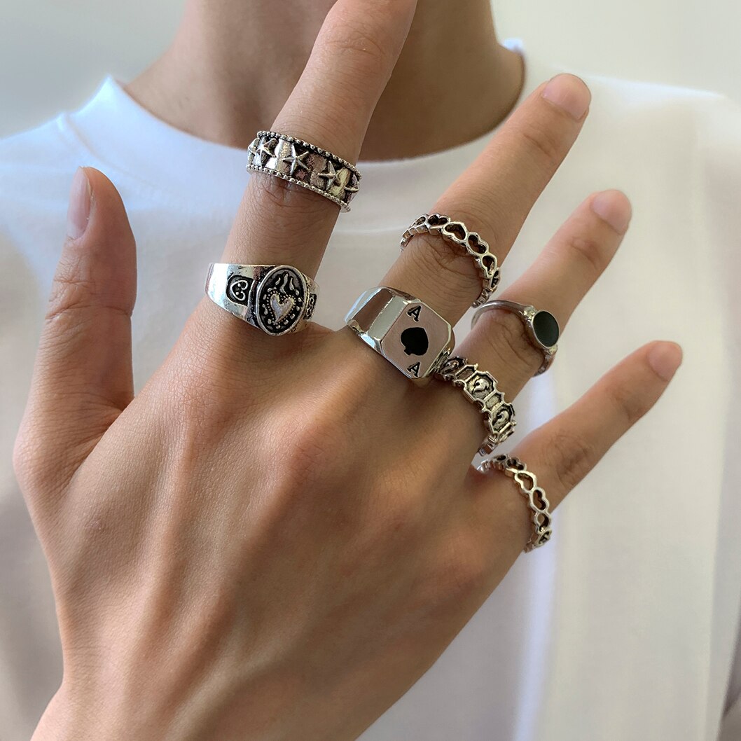 Street Fashion Goth - แหวนเงินโบราณลายไพ่โป๊กเกอร์รูปหัวใจแบบกอธ7ชิ้น/เซ็ตสำหรับผู้ชายวินเทจเรขาคณิตบนถนนอุปกรณ์เสริมห่วงแนวสตรีทสตีมพังค์