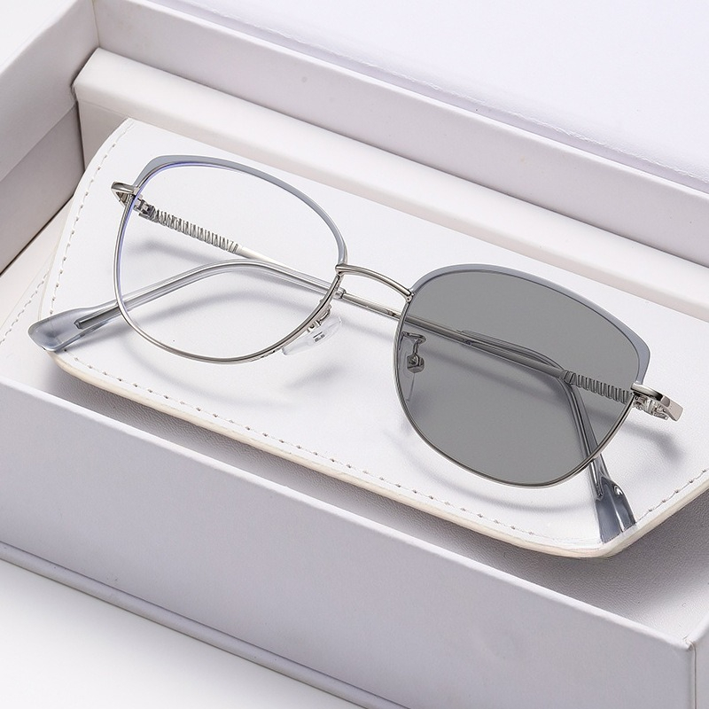 ใหม่กรอบโลหะน้ำหนักเบาพิเศษแว่ - Street Fashion Definition บทวิจารณ์และราคา