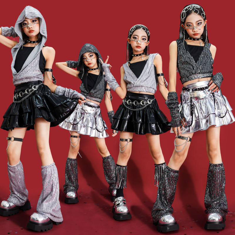 ชุดเสื้อฮู้ดครอปปักเลื่อมสไตล์ - Street Fashion Goth บทวิจารณ์และราคา